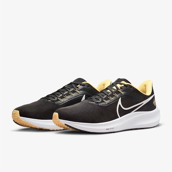 saints nike pegasus